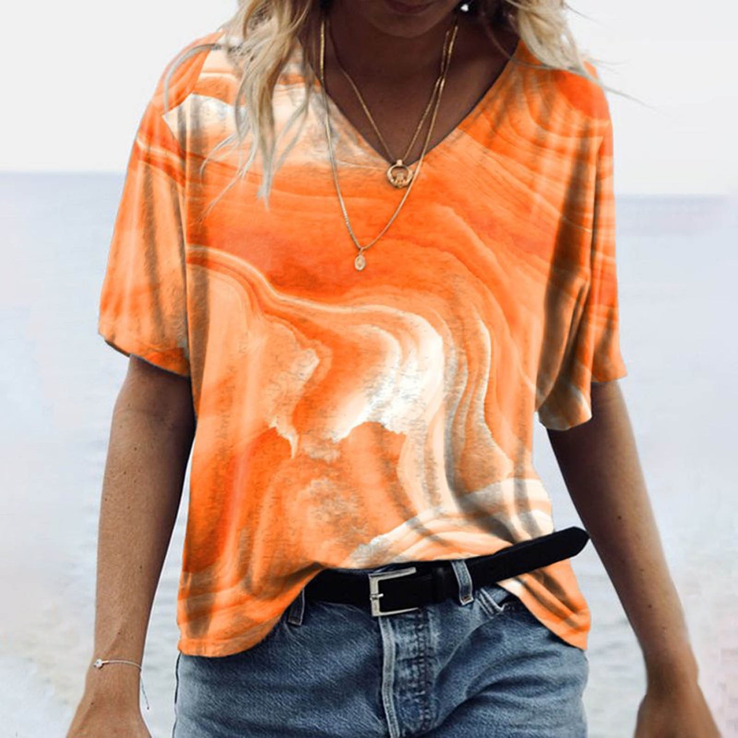 Women's V-neck short sleeved printed T-shirt in marble style