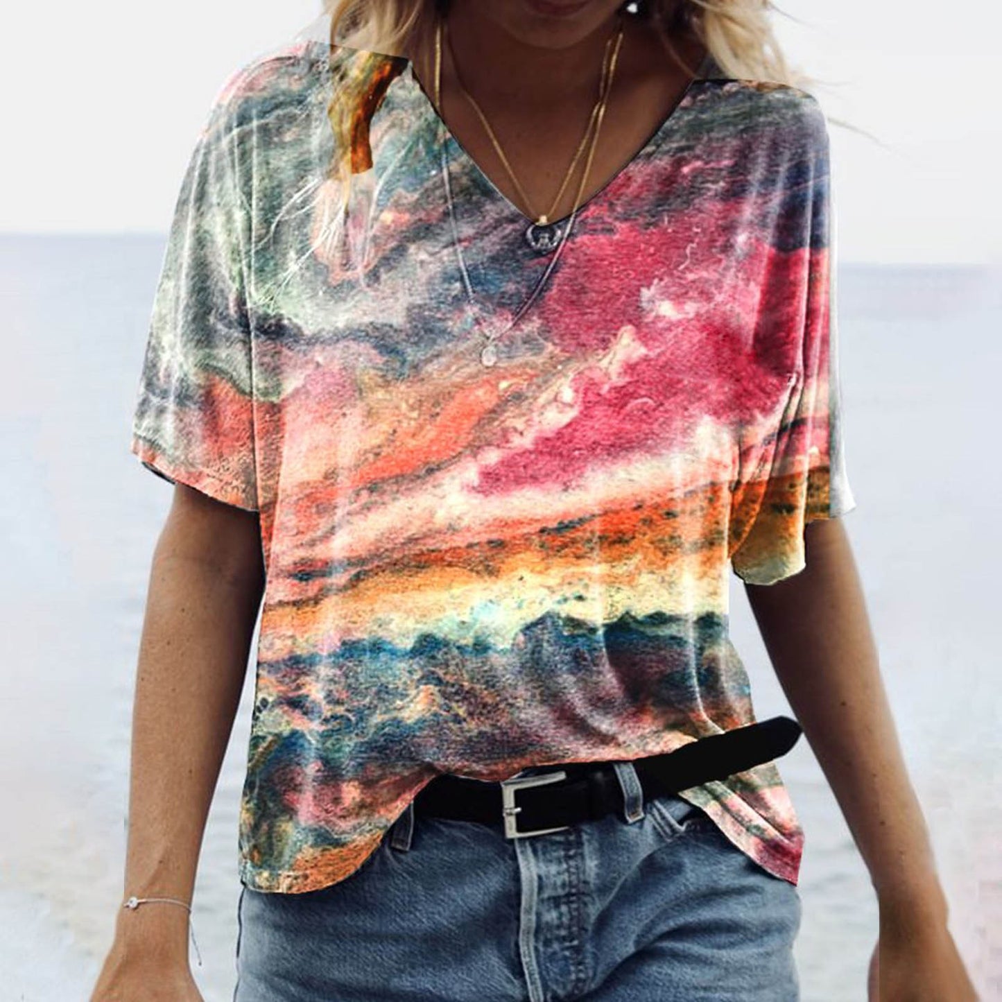 Women's V-neck short sleeved printed T-shirt in marble style